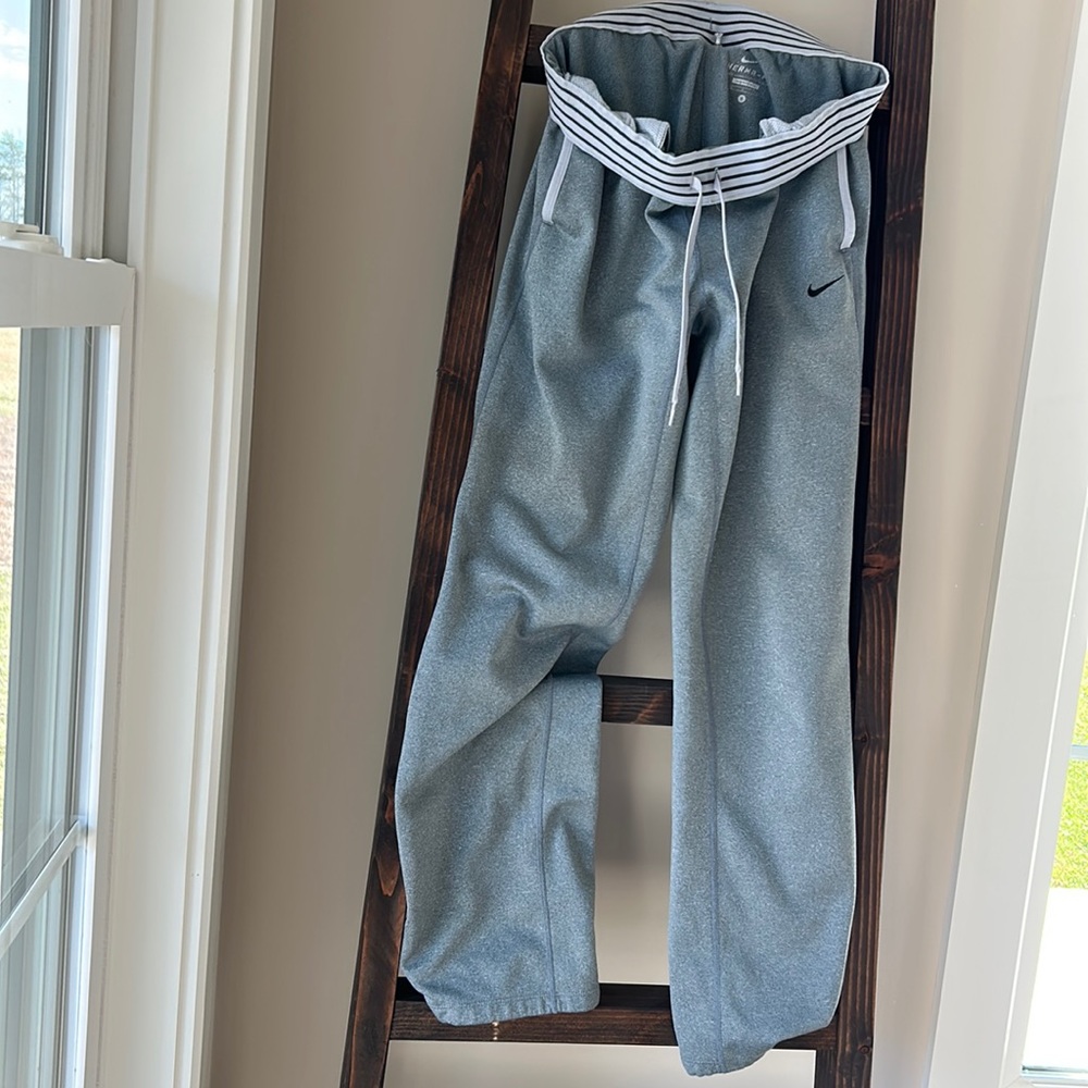 Grey sweatpants, Nike size S